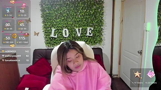 Enma  clark online show from December 2024 09:55:02 AM