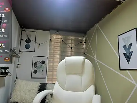 Enma  clark online show from November 2025 08:09:01 PM