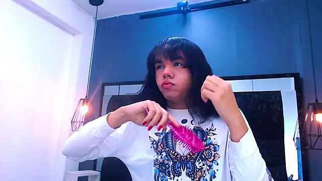 AndreaGil  online show from December 2025 12:33:02 PM