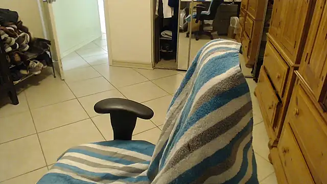 joeydee1 online show from January 2025 09:04:02 PM