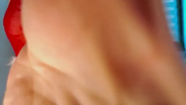 Snapshot of MiaRouge chatting on December 2024 06:22:02 AM MiaRouge online show from December 2024 06:22:02 AM