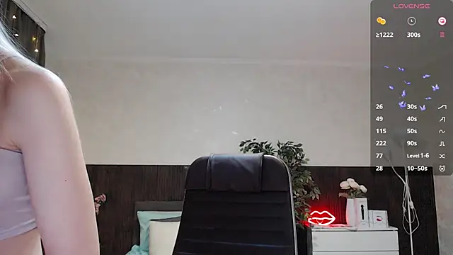 Snapshot of Cutie_Annie chatting on December 2024 01:49:01 AM Cutie Annie online show from December 2024 01:49:01 AM