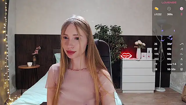 Snapshot of Cutie_Annie chatting on January 2025 11:05:02 AM Cutie Annie online show from January 2025 11:05:02 AM