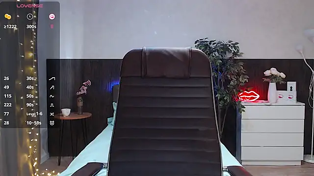 Snapshot of Cutie_Annie chatting on March 2025 01:52:02 AM Cutie Annie online show from March 2025 01:52:02 AM