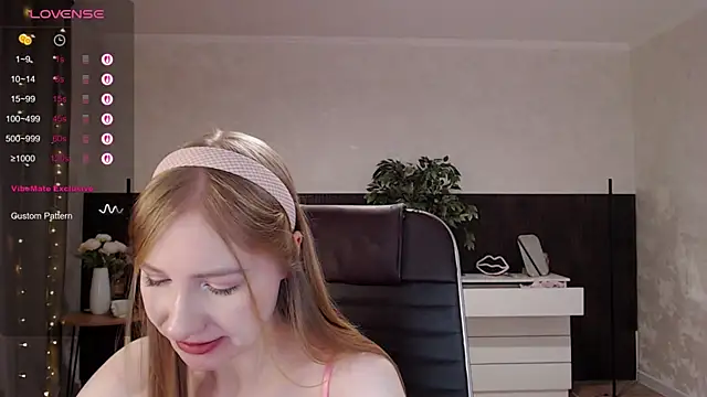 Snapshot of Cutie_Annie chatting on November 2025 02:55:01 AM Cutie Annie online show from November 2025 02:55:01 AM