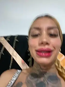 Snapshot of Zaratattoox chatting on October 2025 06:55:02 AM Zaratattoox online show from October 2025 06:55:02 AM