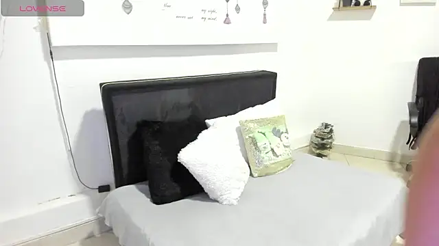 mia cooper 24 online show from December 2024 07:48:02 PM