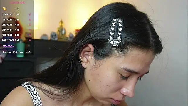 Snapshot of AlessiaVix chatting on January 2025 04:20:01 PM AlessiaVix online show from January 2025 04:20:01 PM