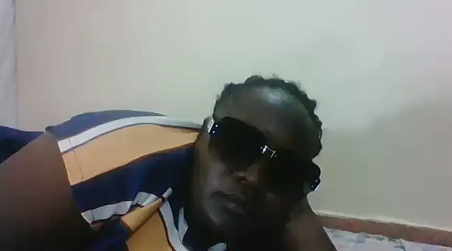 Snapshot of Hotwife8 chatting on February 2025 04:14:02 PM Hotwife8 online show from February 2025 04:14:02 PM