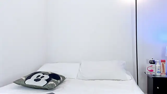 Snapshot of mike_tylor01 chatting on February 2026 04:11:02 PM mike tylor01 online show from February 2026 04:11:02 PM