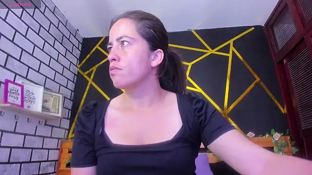 kathina giraldo online show from December 2024 12:51:02 PM