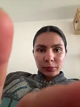 SofiaG  online show from December 2024 04:32:01 PM