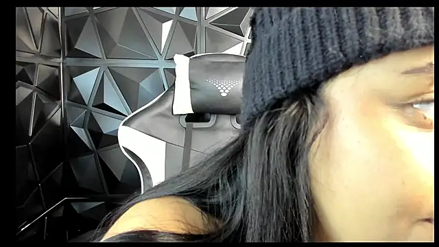 HelueHorny13 online show from March 2025 03:33:01 AM