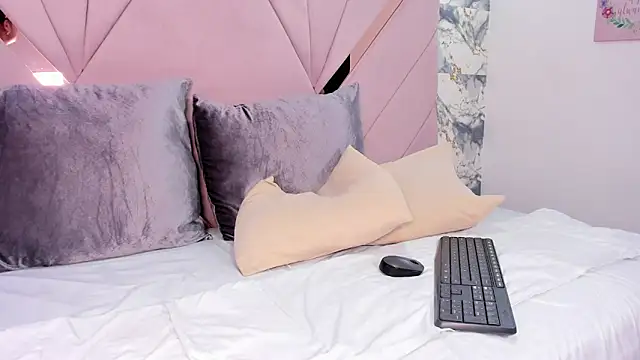 kaylin jann online show from February 2026 05:19:01 PM