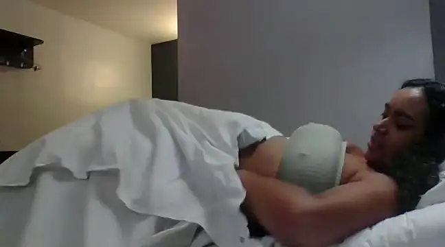 cinnaminnie online show from January 2025 05:31:01 PM