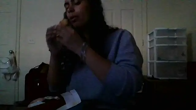 cinnaminnie online show from January 2025 09:28:01 PM