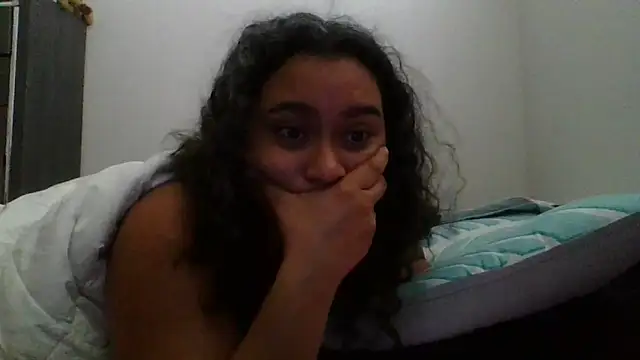 cinnaminnie online show from November 2025 04:47:01 PM