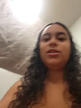 cinnaminnie online show from February 2026 07:01:02 PM