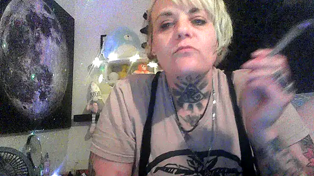 Snapshot of Hunniebunnie78 chatting on June 2026 03:31:02 AM Hunniebunnie78 online show from June 2026 03:31:02 AM