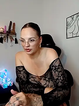 Jujuicy 97 online show from September 2025 04:18:01 PM