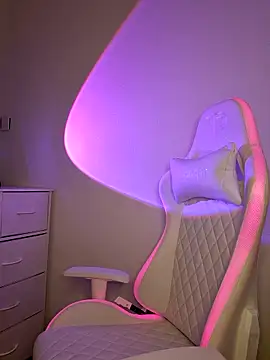 Jujuicy 97 online show from March 2026 10:33:02 AM