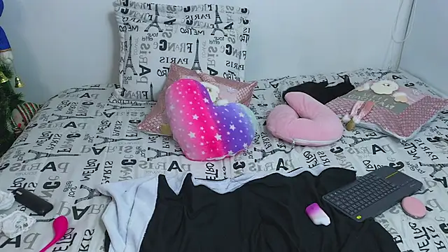 Lorenne Miller online show from December 2024 01:00:02 AM