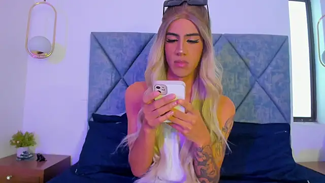 PersefoneWoods1 online show from October 2025 03:00:01 PM