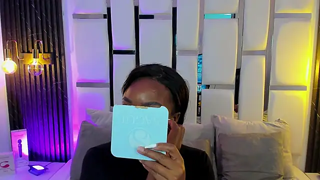 mia schwarz online show from October 2025 10:09:02 PM