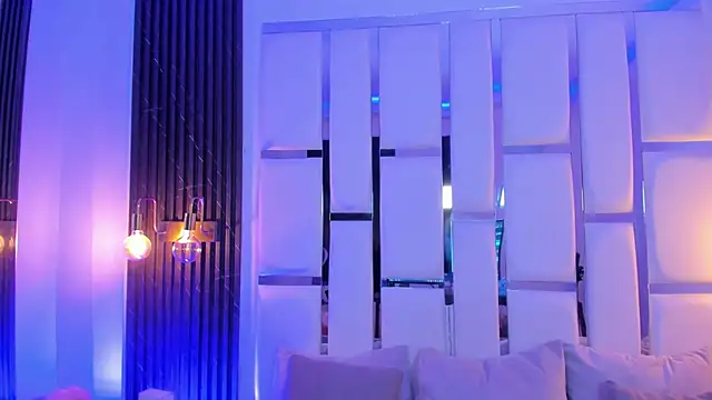 mia schwarz online show from November 2025 10:31:02 PM