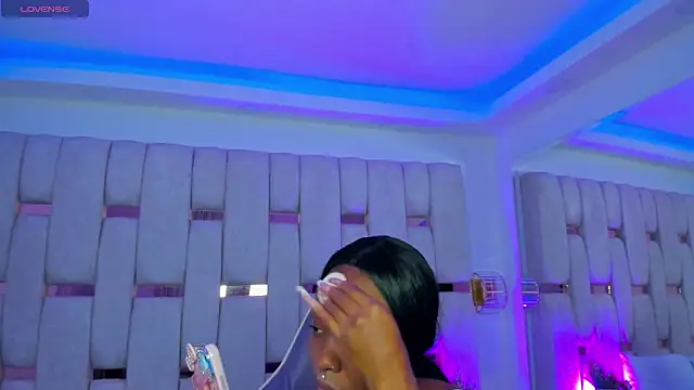 mia schwarz online show from March 2026 09:54:02 PM