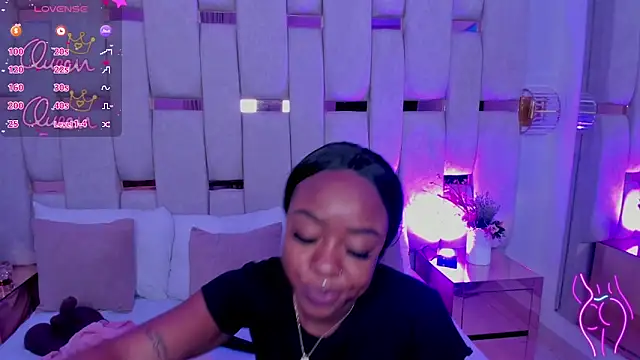 mia schwarz online show from March 2026 10:04:01 PM