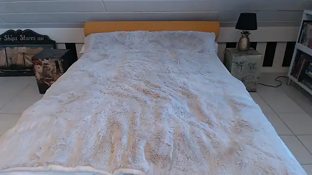 Greyhound70 online show from September 2025 09:08:02 AM