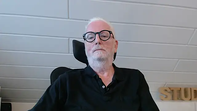 Greyhound70 online show from September 2025 08:04:01 AM