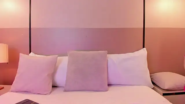 alisson 81 online show from April 2026 02:33:01 AM