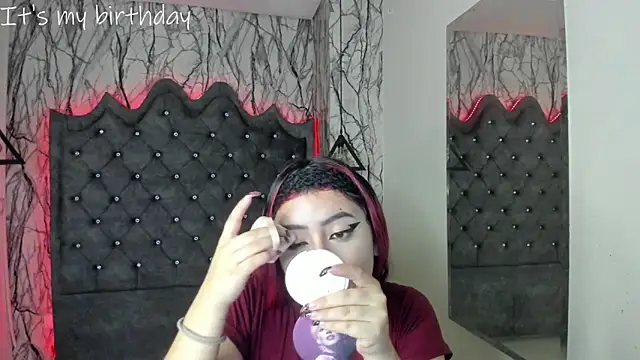 larissa01  online show from January 2025 02:53:02 AM