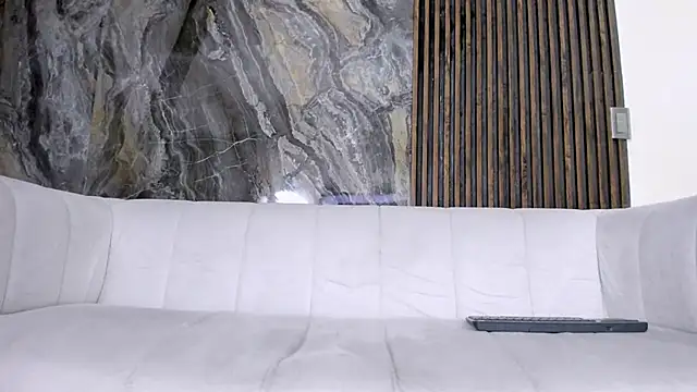 hot day online show from February 2025 01:43:01 AM