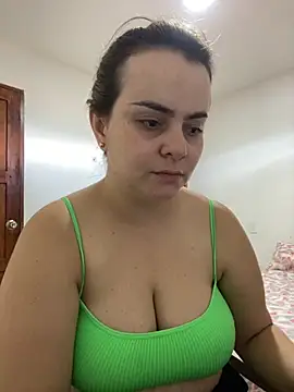 Im Amelia online show from September 2025 04:07:02 PM