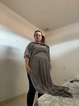 Im Amelia online show from October 2025 01:02:02 PM