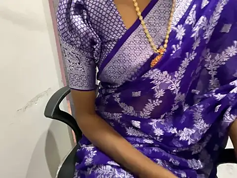 Honeyberose online show from January 2025 11:37:01 AM