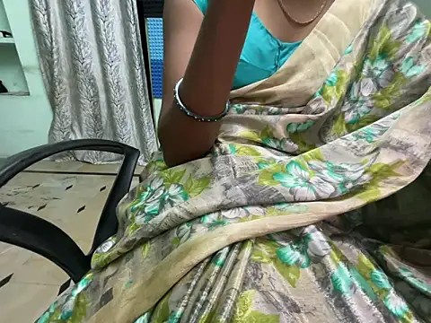 Honeyberose online show from February 2025 06:24:01 AM