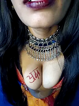 Snapshot of Savita_hotmom chatting on February 2026 06:15:01 PM Savita hotmom online show from February 2026 06:15:01 PM