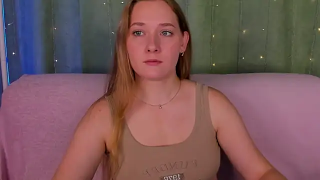 Snapshot of AlinaVice chatting on July 2026 01:12:01 AM AlinaVice online show from July 2026 01:12:01 AM