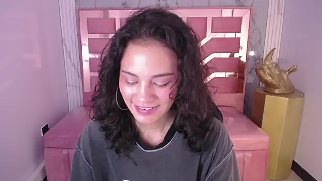 Snapshot of Tyna_ch chatting on December 2024 04:52:01 PM Tyna ch online show from December 2024 04:52:01 PM