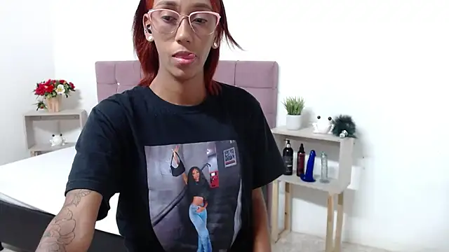 Snapshot of ZashaRomero chatting on February 2025 05:40:01 PM ZashaRomero online show from February 2025 05:40:01 PM