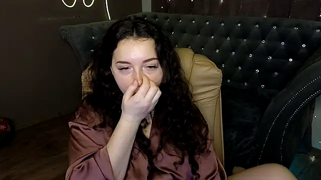 GloriNichols online show from January 2025 12:15:02 PM