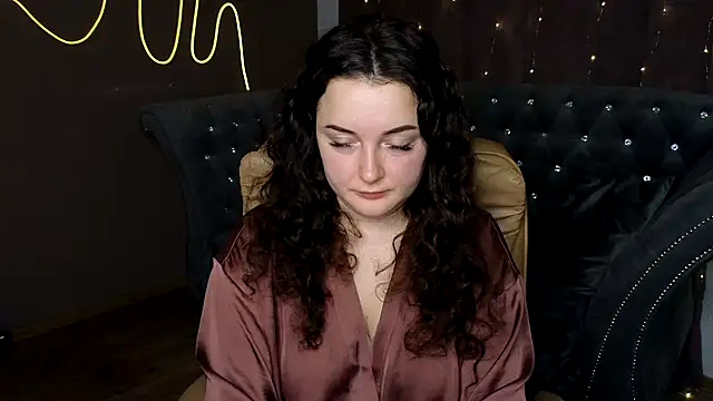 GloriNichols online show from January 2025 01:27:01 PM