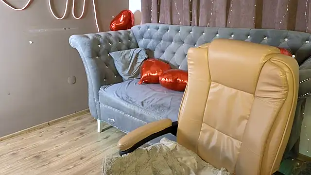 GloriNichols online show from March 2025 06:26:02 AM