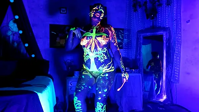 Kyara Queen online show from September 2025 10:00:01 PM