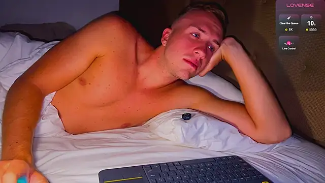 Snapshot of tommy_cumfinger chatting on October 2025 08:31:01 PM tommy cumfinger online show from October 2025 08:31:01 PM