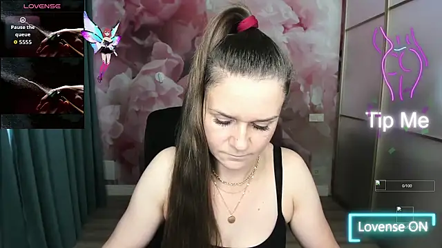 AriaGray online show from October 2025 01:45:02 PM